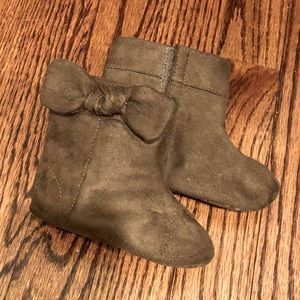 Baby Gap Brown Baby Bow Boots. Size 5.